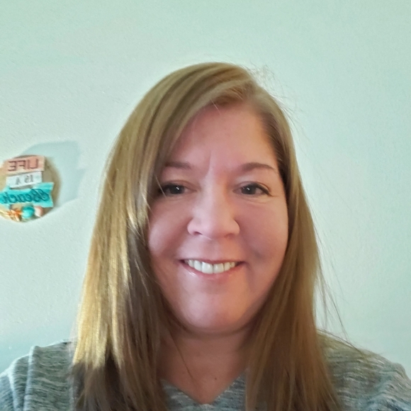 Meet your Posher, Caroline - Picture 2 of 2